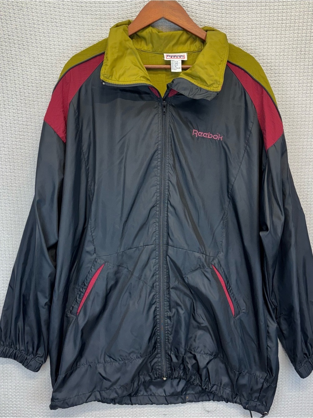 Vintage 90’s Reebok Colorblock Men’s XL Windbreaker Red Green Black Stripe Rare